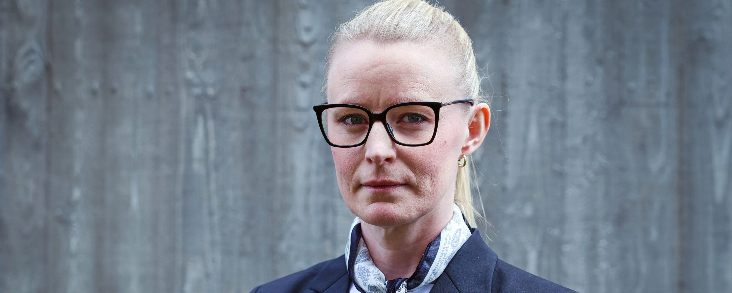Portrettbilde av Caroline Iwarsson, seniorrådgiver i kontraterroravdelingen i PST.